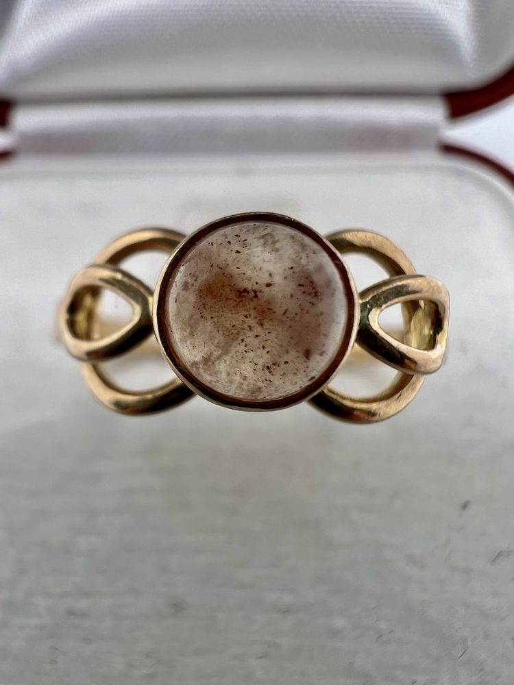 Złoty pierścionek 585 z kwarcem różowym