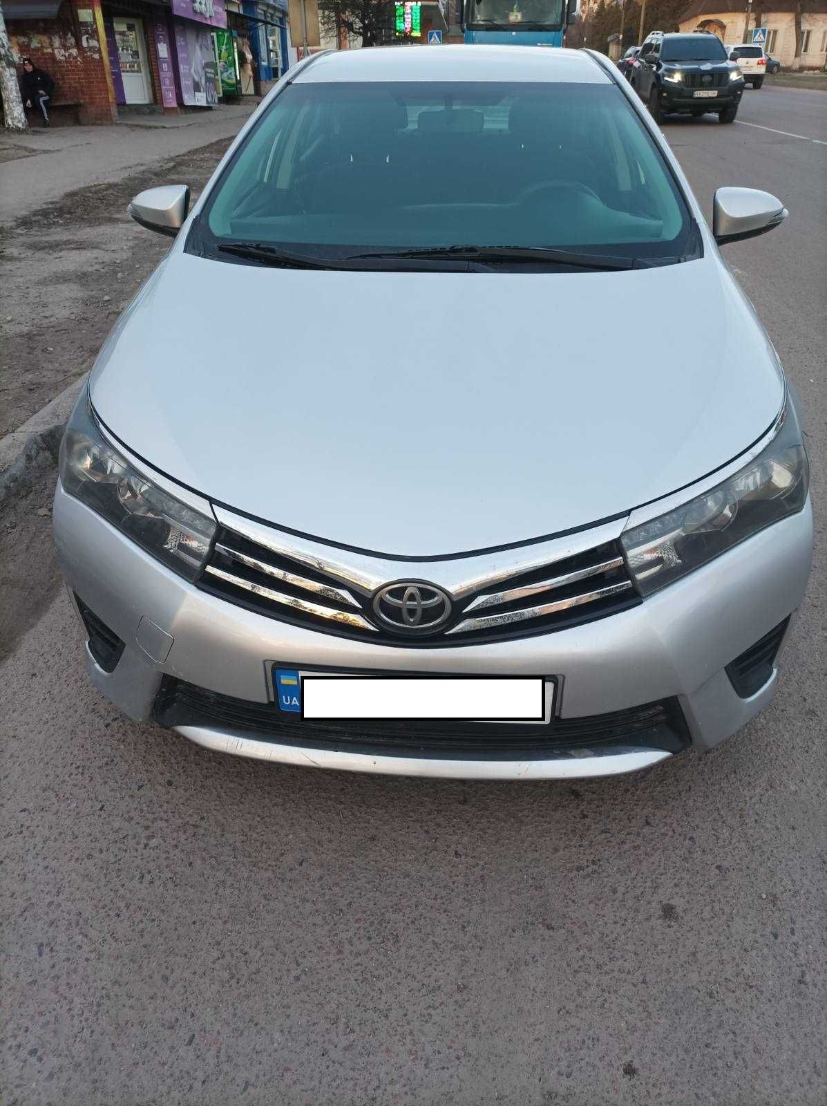 Продам Toyota Corolla 2014 в гарному стані