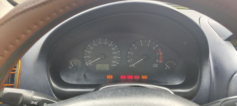 Продам Mitsubishi Carisma