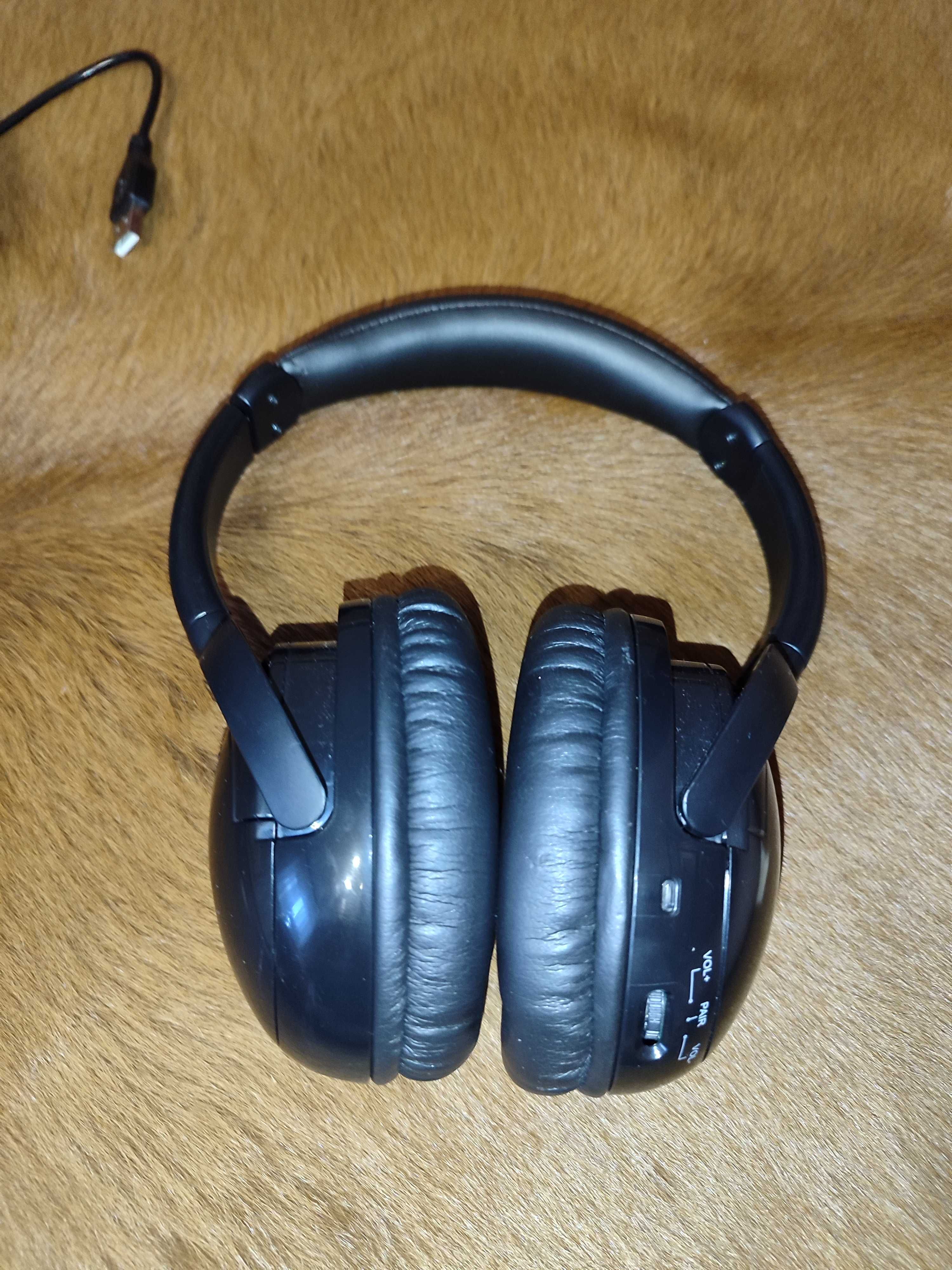 Бездротові навушники CAT DHP-65902 з базою (2.4GHz, Dolby Digital)