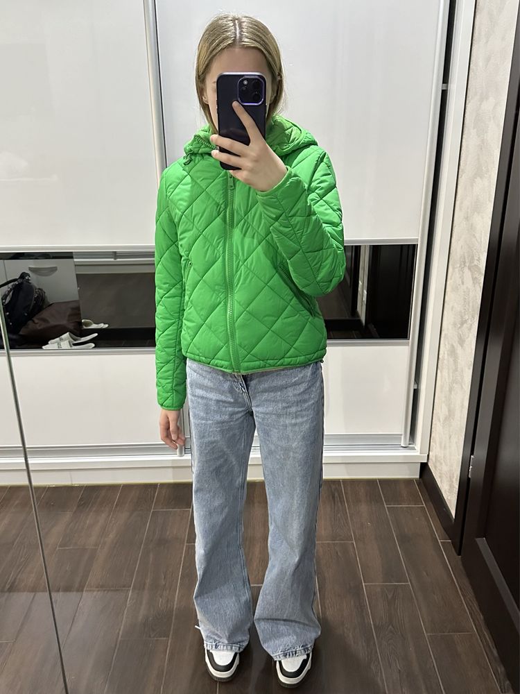 Зелена куртка Zara на весну. XS