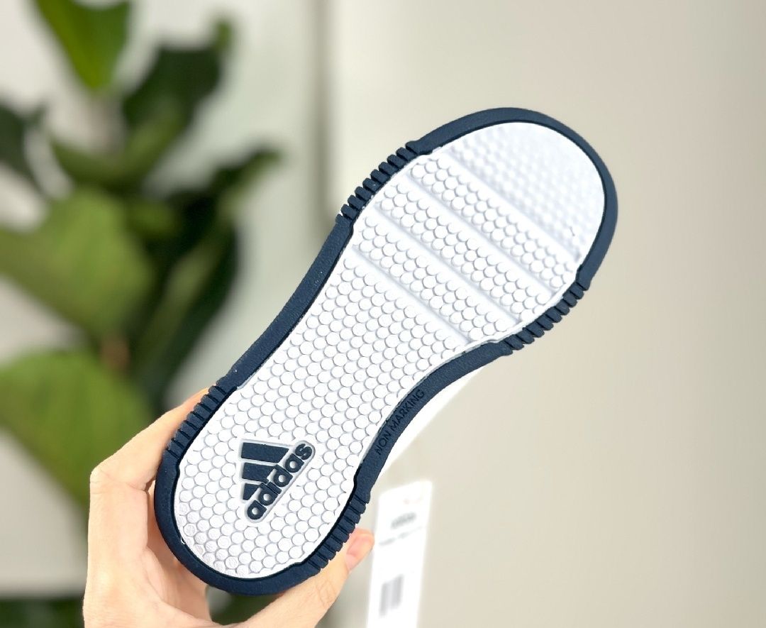Дитячі кросівки Adidas Оригінал Нові  (29, 30 рр. )