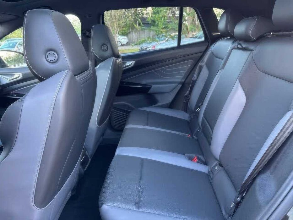 Volkswagen ID.4 Pro S Plus      2023