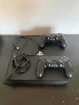 PlayStation 4 Pro 1TB + 2 pady