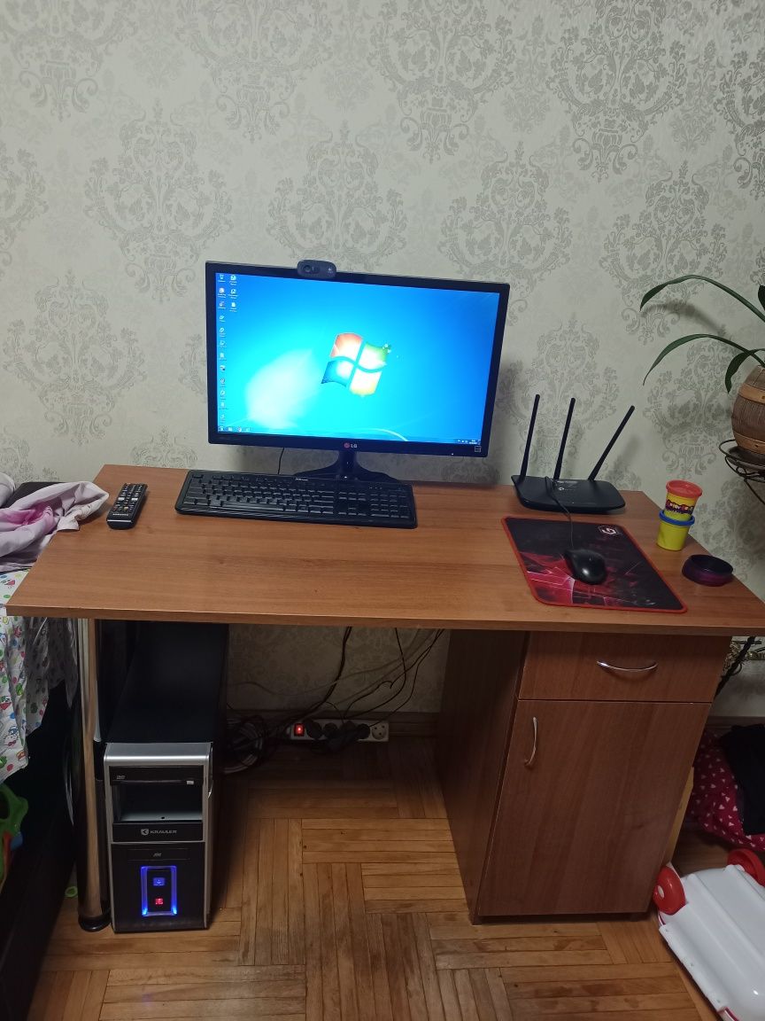 Стаціонарний компютер + монітором  AMD Athlon (tm) 64 x2 Dual Core Pr