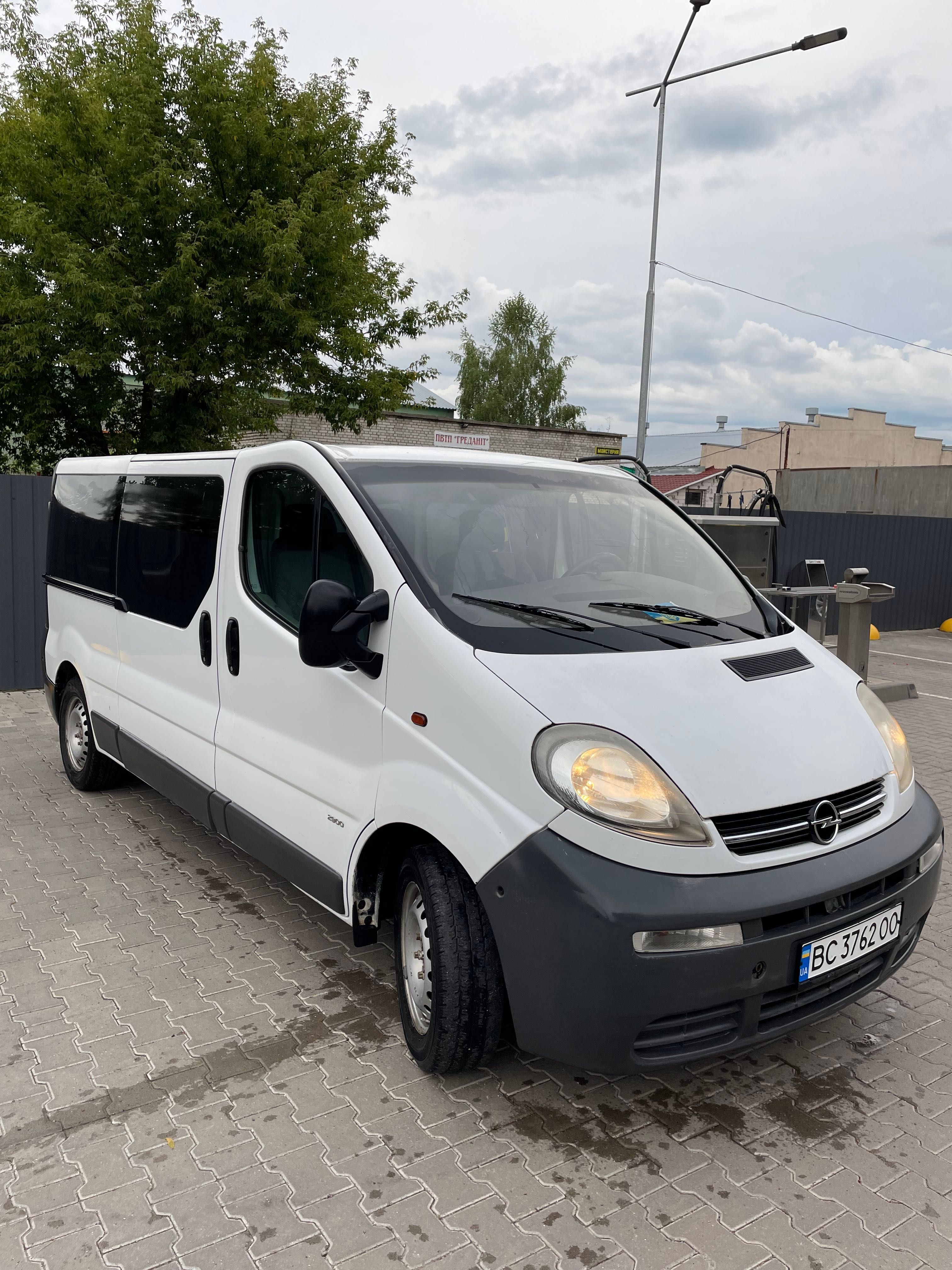 Бус Opel Vivaro 2006.