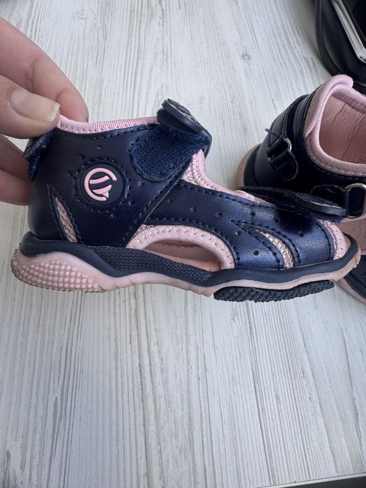 Дитяче взуття андалі, крокси, тапки 25,26 р, заміри на фото