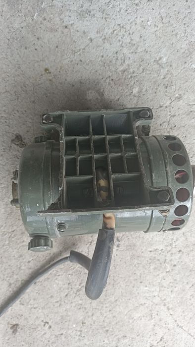 Електродвигун на 220