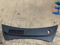 Жабо, Подкапотный пластик задний бокса Teslla model 3