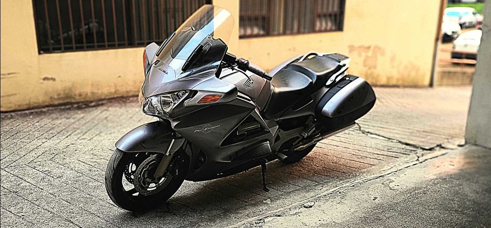 27 MIL Kms - Honda Pan European 1300