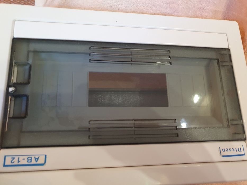 Rozdzielnica p/t 1x12 Nowa