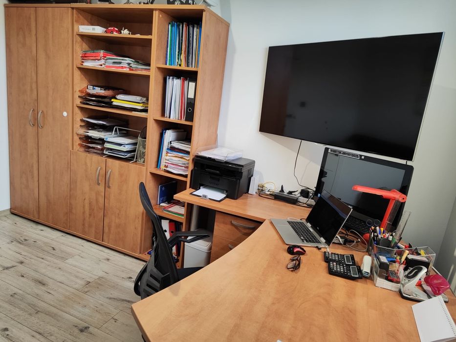 Zestaw mebli biurowych