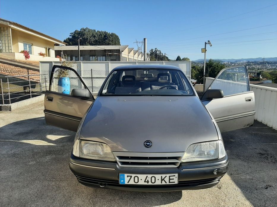 Vende se carro bom estado