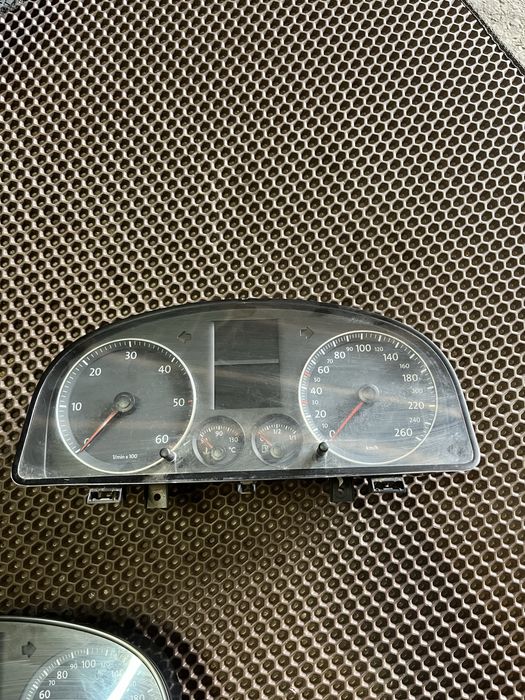 Панель приладів Volkswagen Touran Caddy 1.9 TDI