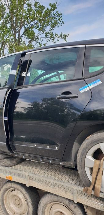 Скло дверей бокове заднє переднє peugeot 3008 2009-2015 стекло двери