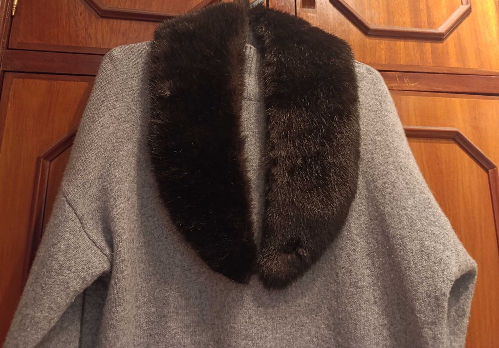 Gola de peles, castanha,  em Astraçã, forrada, para vestido ou casaco