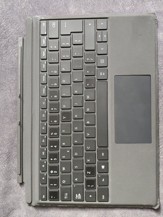 KLAWIATURA DO MICROSOFT SURFACE PRO 3 / 4 / 5

Poleasingowe klawiatury