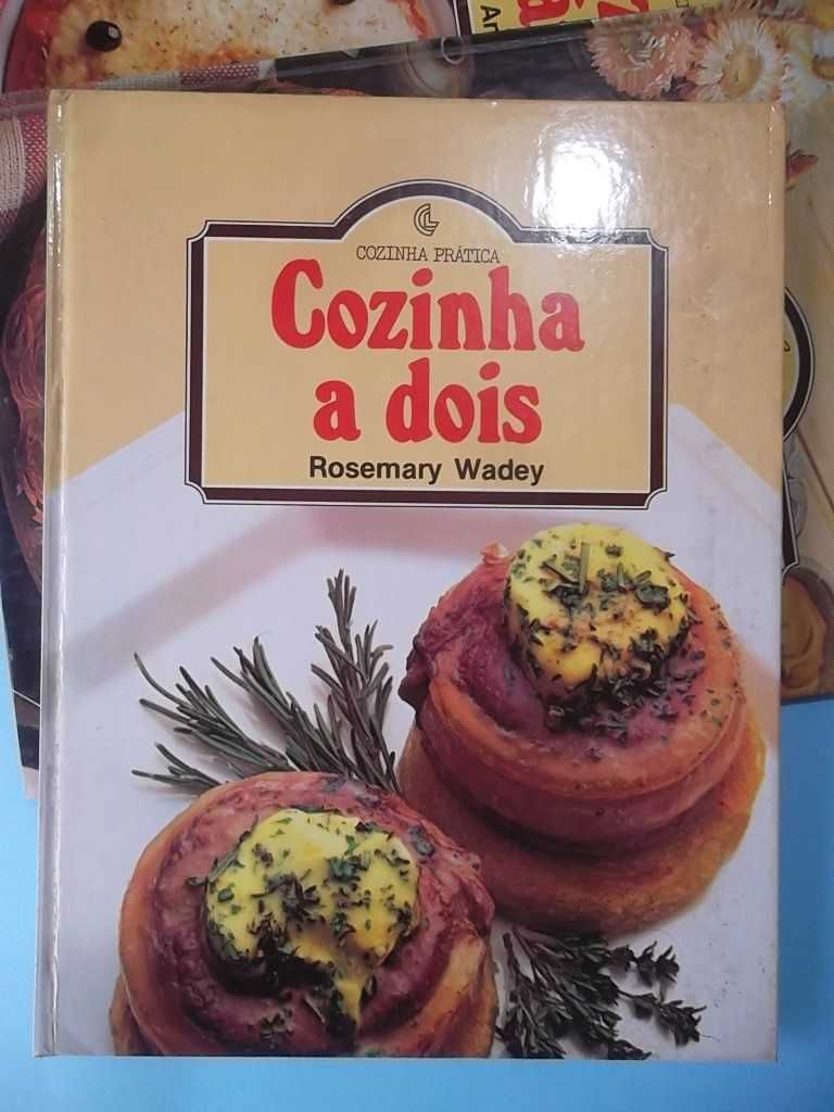 Coleção COZINHA PRÁTICA - 4 volumes , centenas de receitas