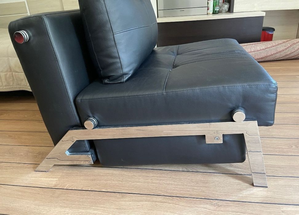 Komplet kanapy i dwóch skórzanych foteli