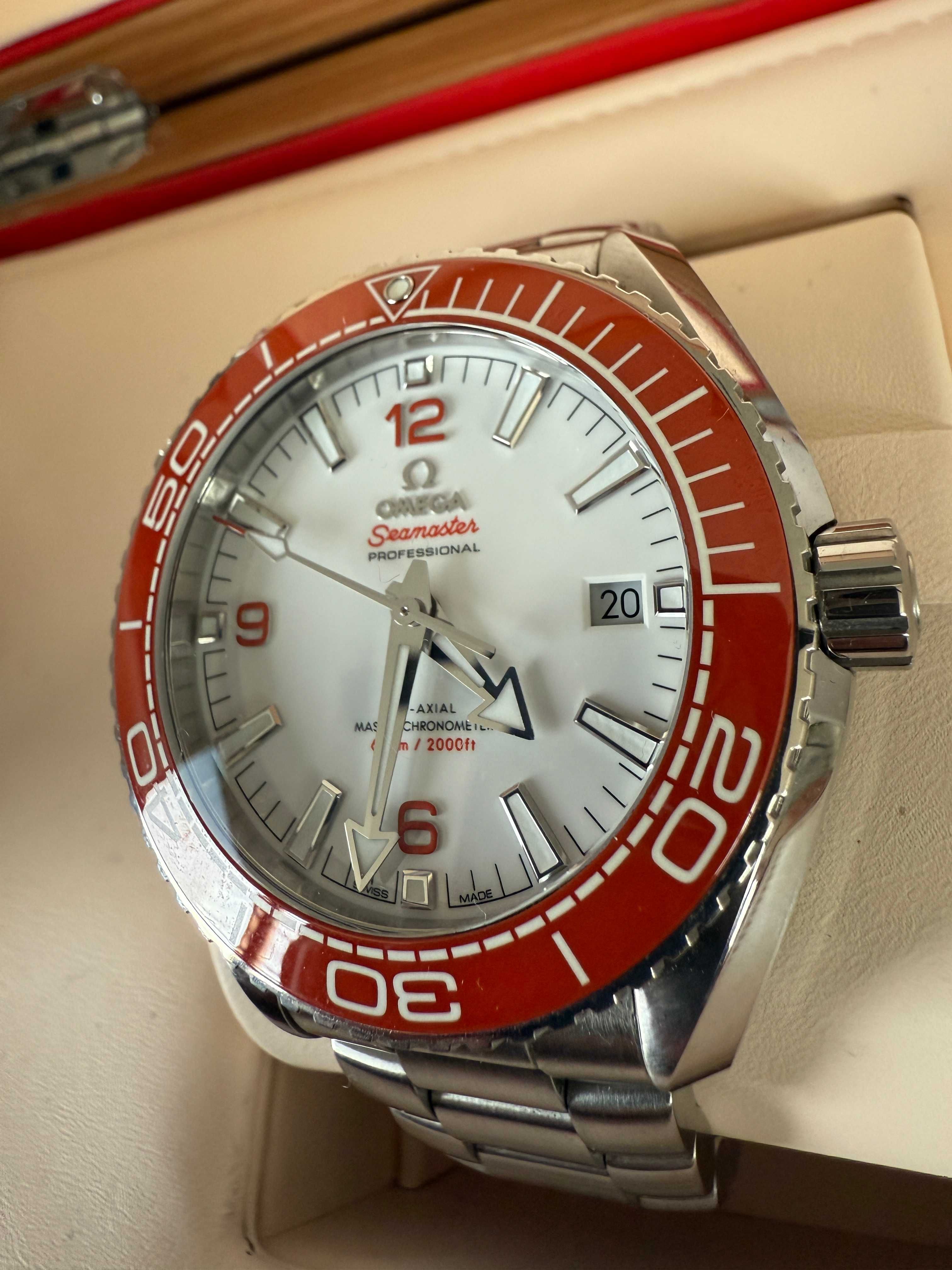 Omega Seamaster Planet Ocean  / 2022