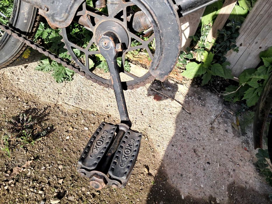 Stary szwajcarski rower wojskowy