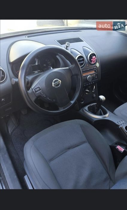Продам  Черный паркетник  Nissan Qashqai !!!