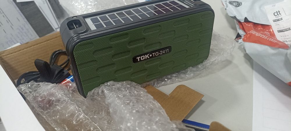 Wireless speaker c lanterna