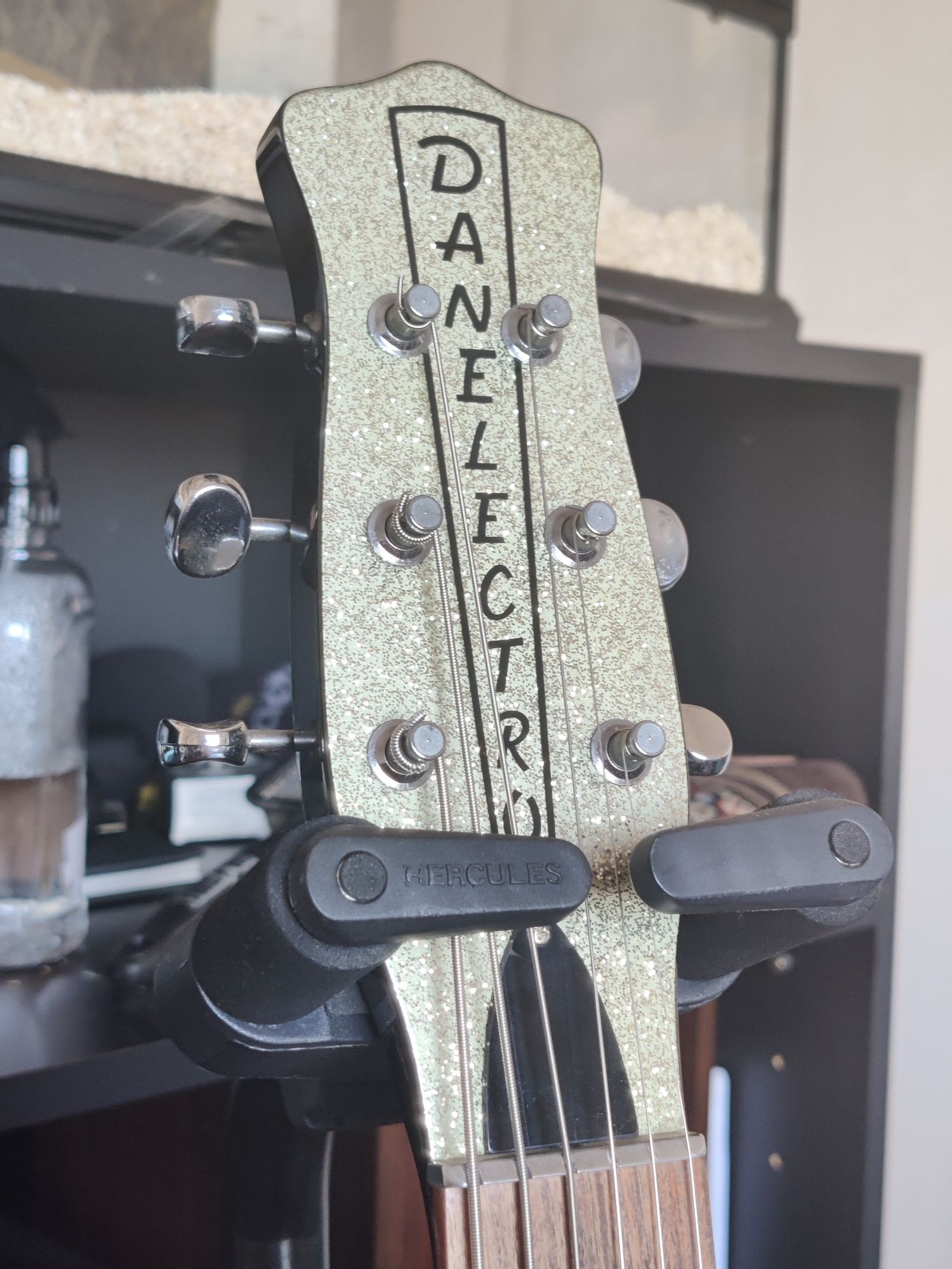 Danelectro Baritone - guitarra elétrica barítona