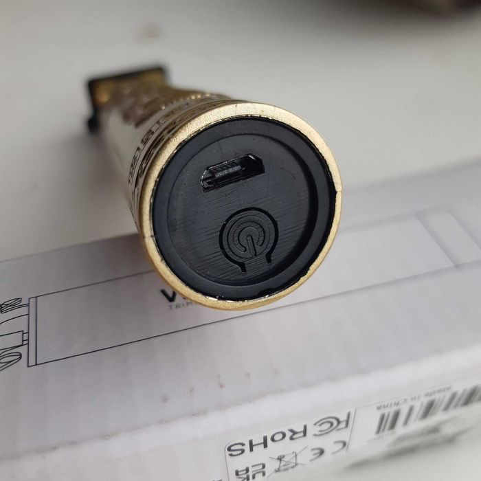 Машинка тример - стайлер для волос и бороды на аккумуляторе .