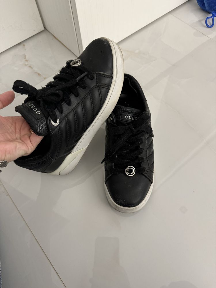 guess кросівки 35р.
