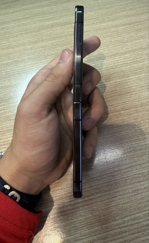 Samsung Z Flip 5  256gb