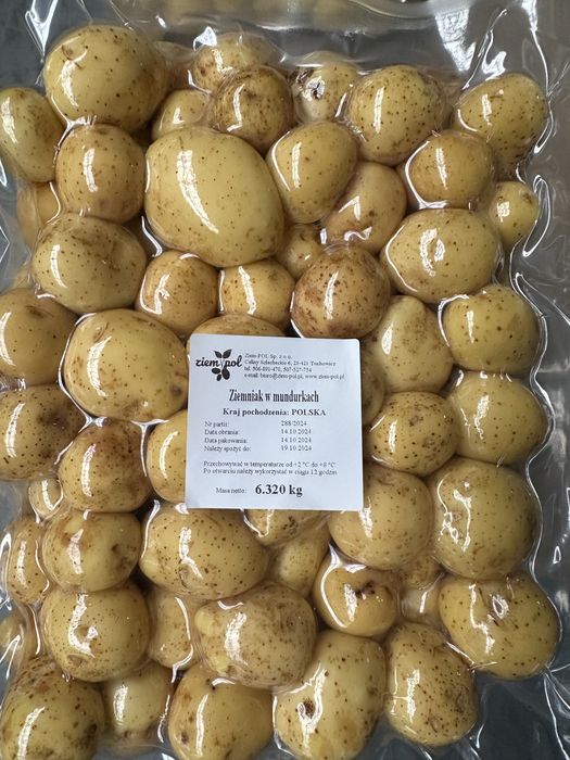 Ziemniaki oraz warzywa obrane pakowane Vaccum  na rynku