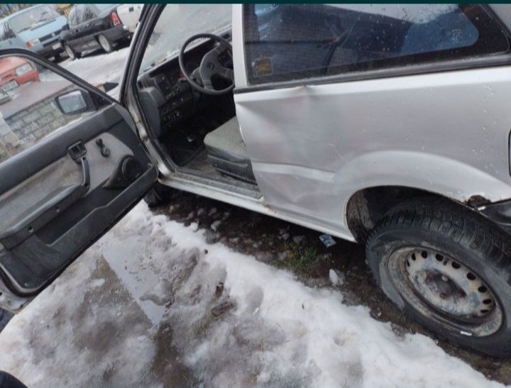 Разборка розборка Нісан Сані Н 13 хетчбек Nissan Sunny N13