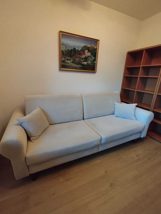 Sofa rozkładana z pojemnikiem na pościel