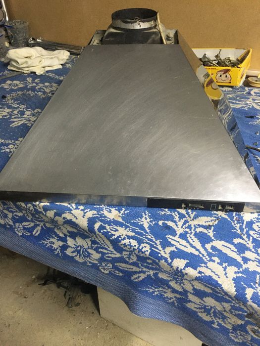 Кухонна витяжка з нержавійки