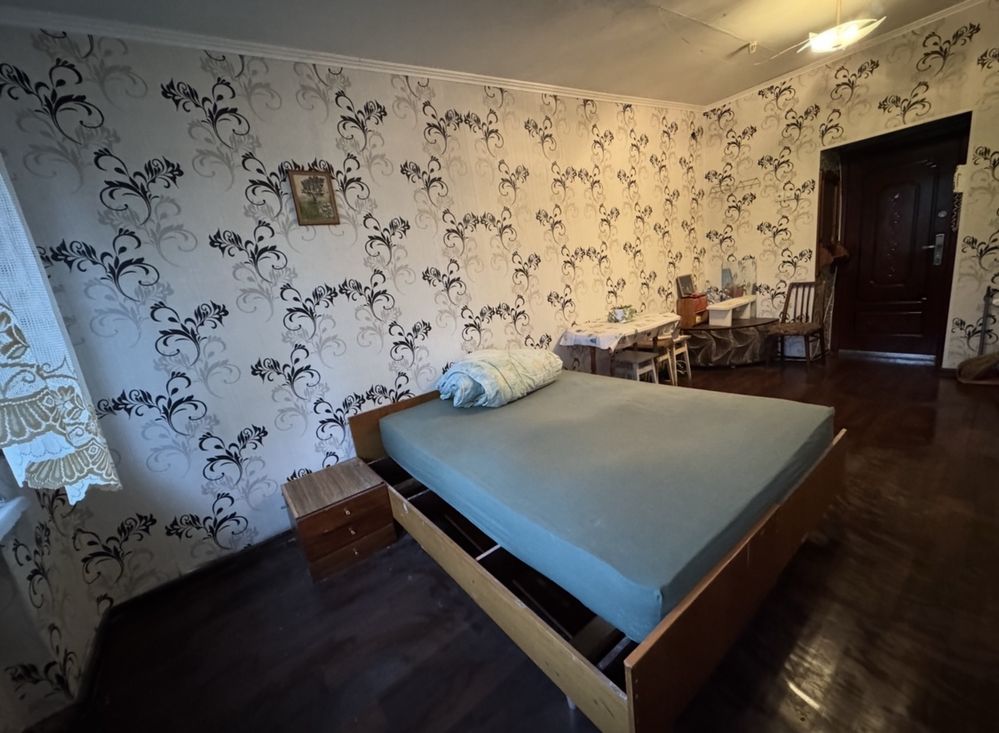 Центр, кімната 18м