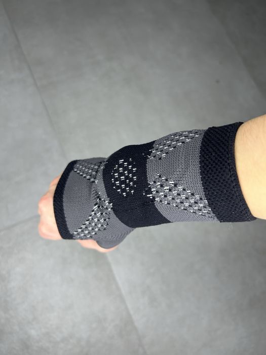 Stabilizator nadgarstka / Opaska kompresyjna
