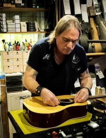 Maton Custom Shop Adirondack Honduran Mahogany AP5 Pro Dreadnought TE