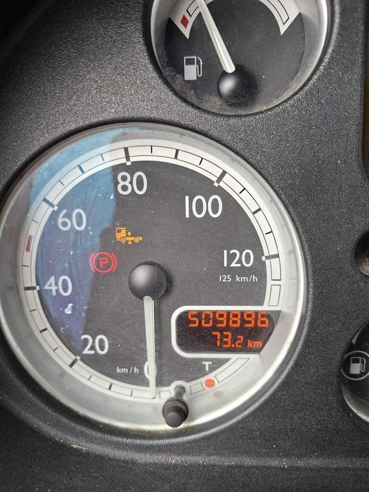 Camião DAF 75 6x2 com GRUA