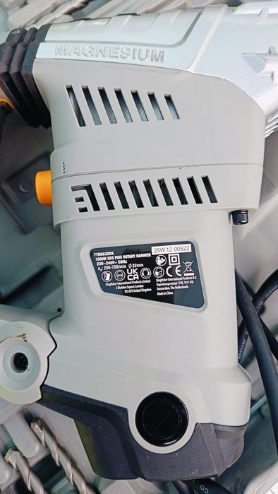 Młotowiertarka Titan młot udarowy 8 J 1500W