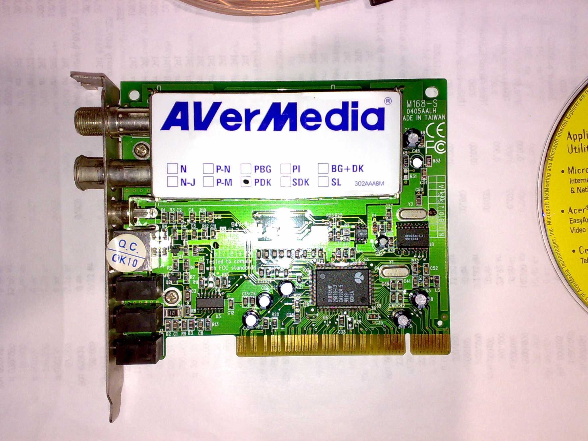 ТВ-радио тюнер AVerMedia AverTV Studio 203 M168-U TV FM tuner PCI