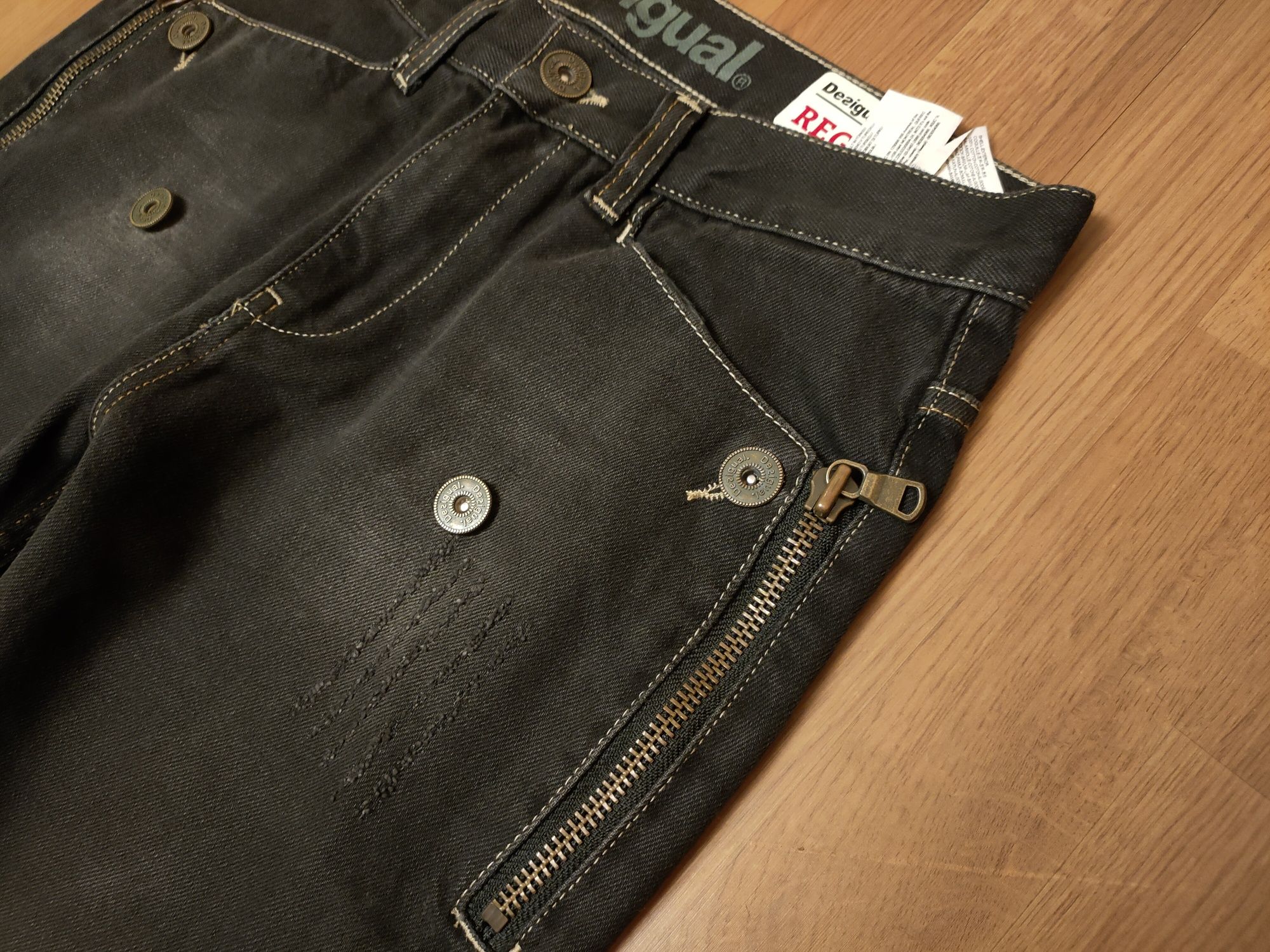 Spodnie męskie jeansy Desigual Regular r. 28