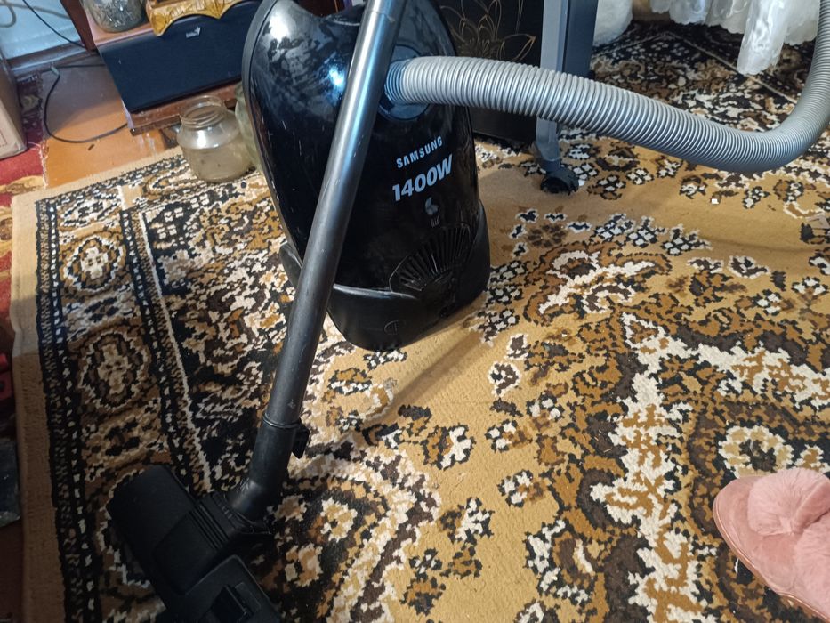 Пылесос 1400 ват SAMSUNG