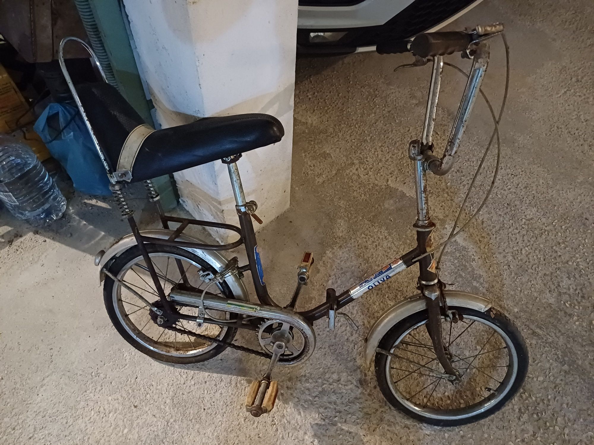 Bicicleta antiga de criança