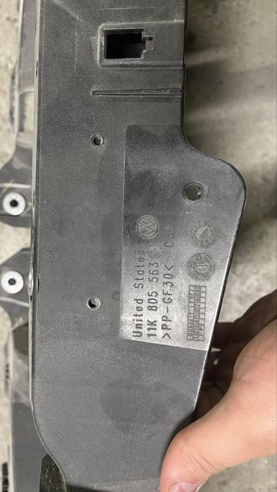 Верхняя планка телевизора Volkswagen ID 4 2023-2025