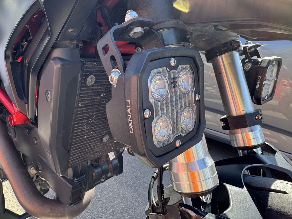 Ducati Hypermotard 821