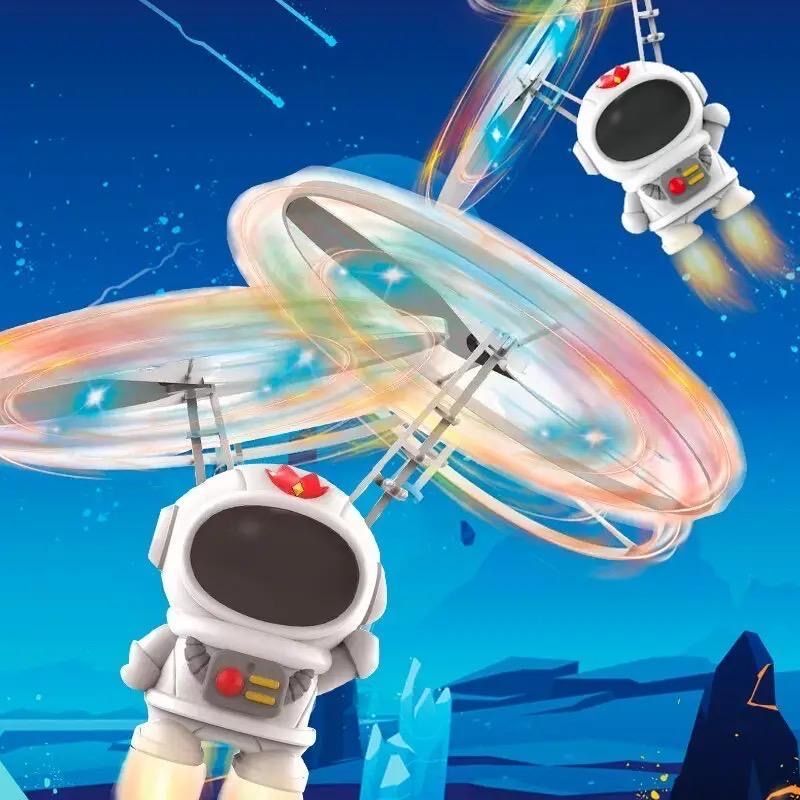 Летающий “космонавт”, ударостойкий спиннер бумеранг с led подсветкой