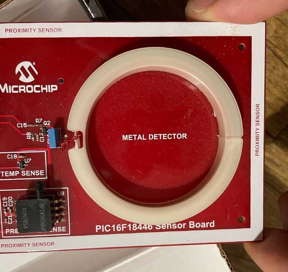 Средство разработки Microchip PIC16F18446 Sensor Board Demonstration