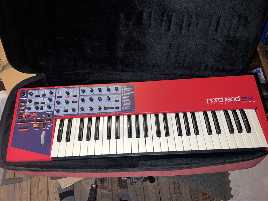 Nord Lead 2X + Mala Original – Excelente estado (€1100 negociável)