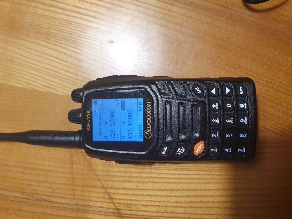 Wouxun KG-UV9K radiotelefon VHF/UHF + skaner 7-pasmowy 76-985MHz
